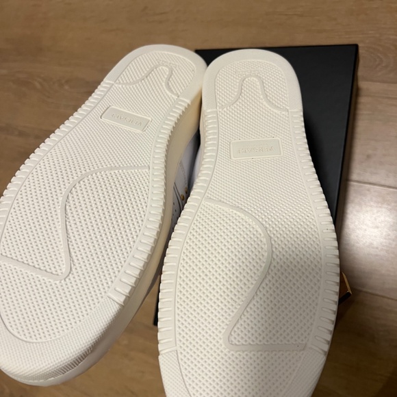 AUTHENTIC VERSACE TRIBUTE sz 42 US 9 brand new SNEAKERS - Picture 2 of 7